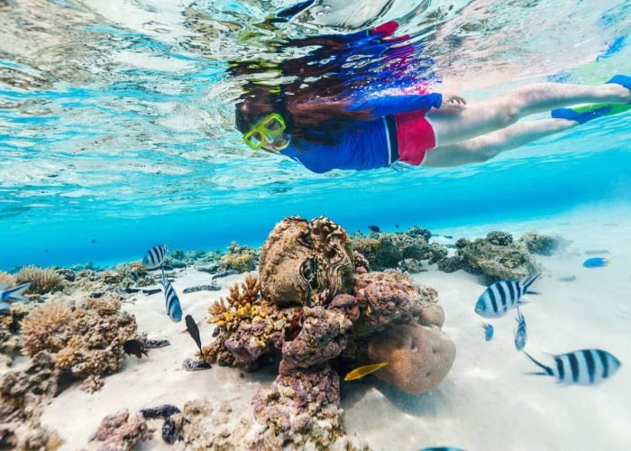 beautiful-picture-of-a-woman-on-a-diving-trip